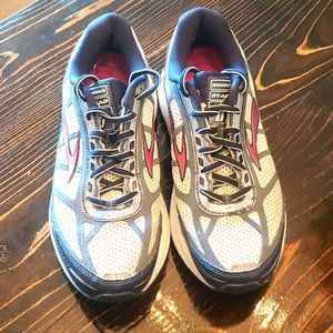 Brooks Dyad 8 Women's Sz 9.5